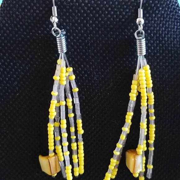 Seed Bead Yellow Matching La yered Necklace and Earring Set - Picture 6 of 6